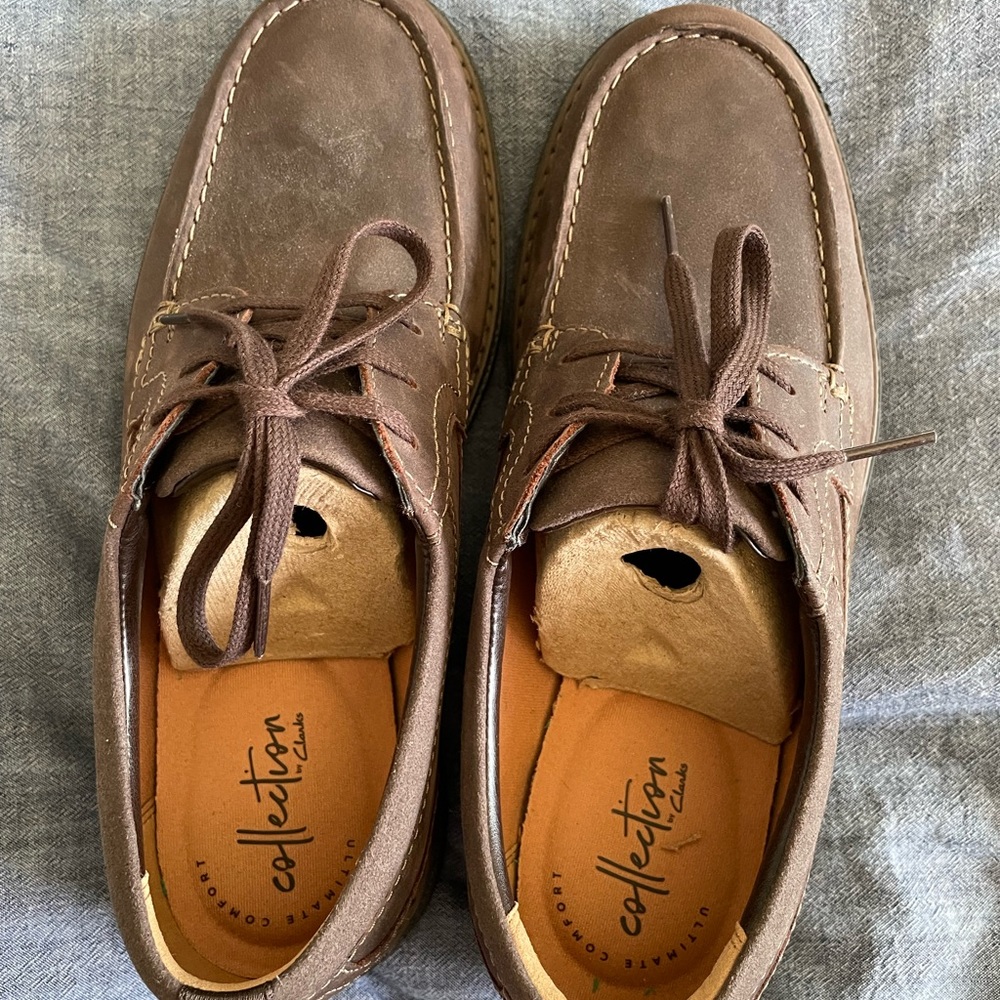 Clarks Dress Shoes, Mens 9 like new condition never worn